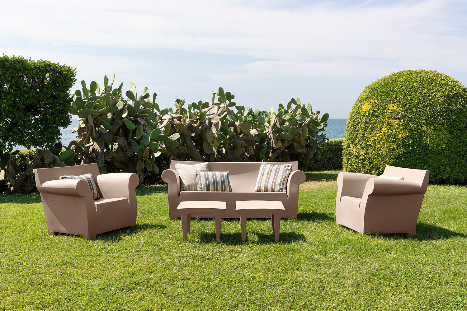 Bubble Club Arm Chair by Kartell Furniture Chairs Bubble Club Arm Chair by Kartell Furniture Chairs
